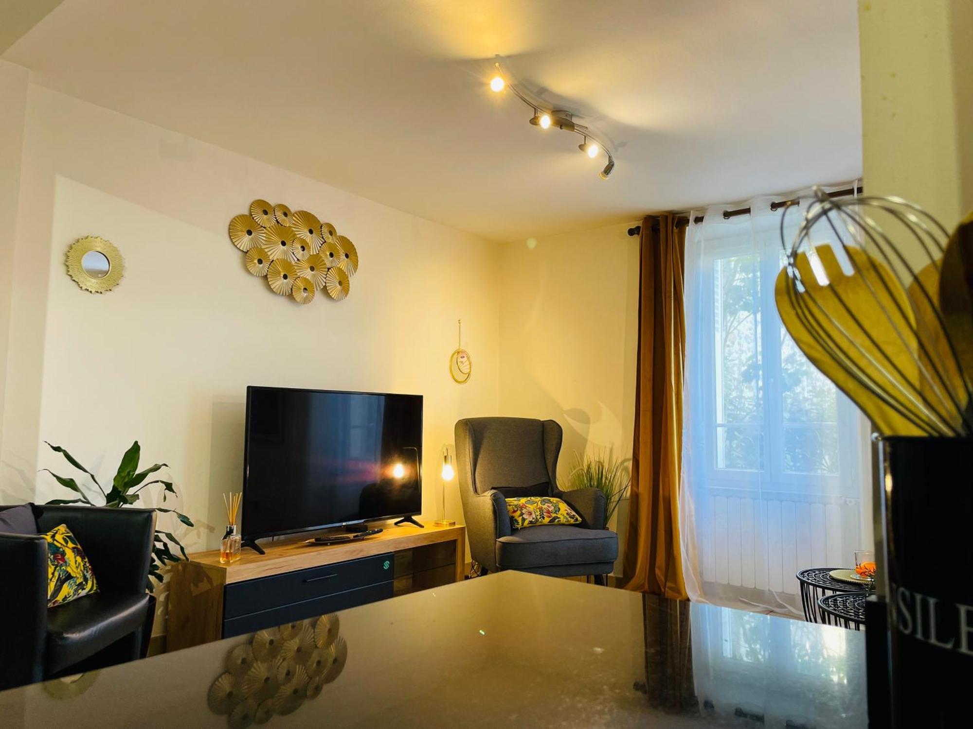 Maison Le V - Proche Holiday home *